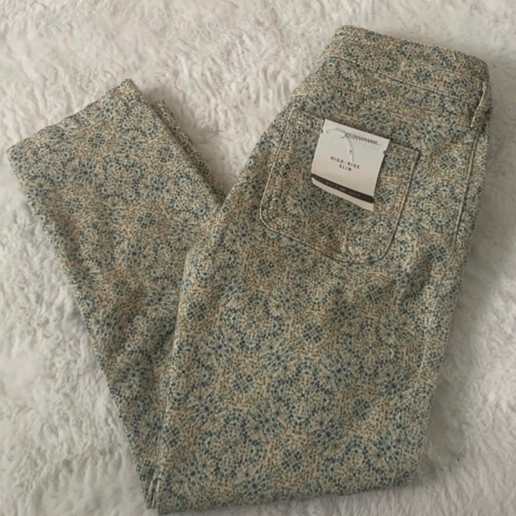 PILCRO HIGH RISE SLIM JEANS (28) - Picture 6 of 7